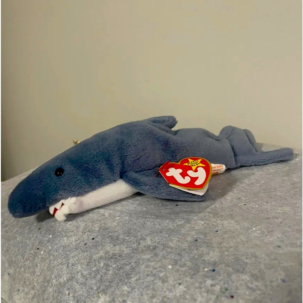 CRUNCH THE SHARK BEANIE BABY-RARE-RETIRED 1996 TAG ERRORS.